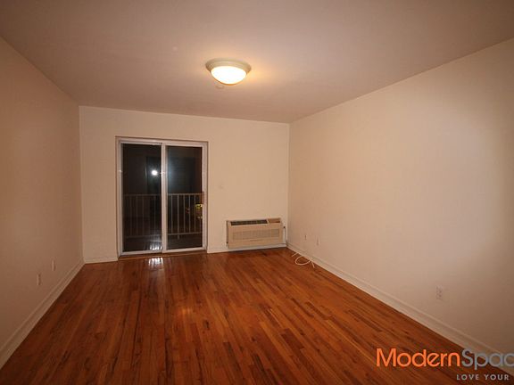 5th image of 3129 30th St #4A