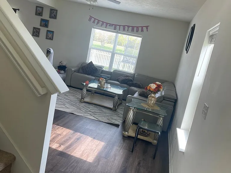 906 Briarstone Dr — Photo 4
