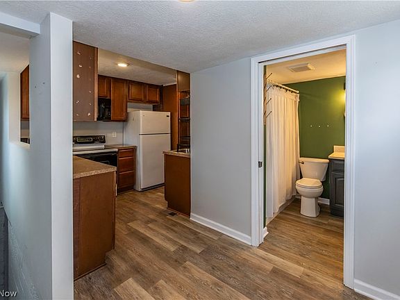 4th image of 2284 Markey St