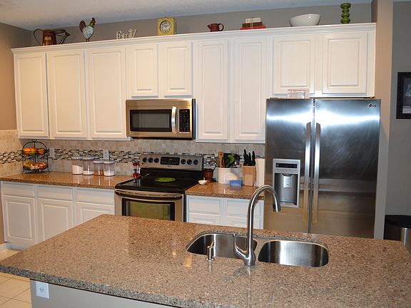 4th image of 3619 Walden Dr
