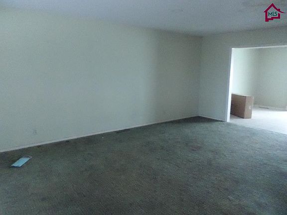 4th image of 1912 N Alameda Blvd