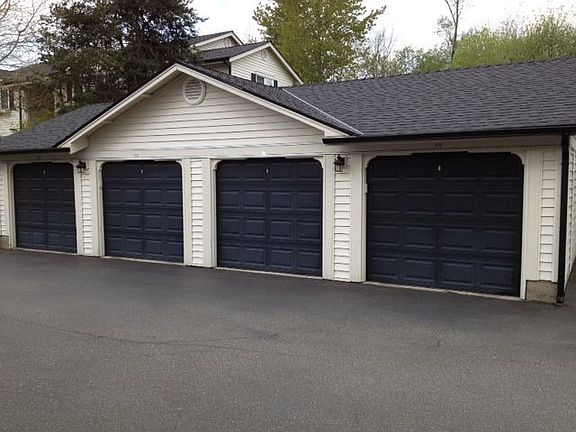 Detached single car garage