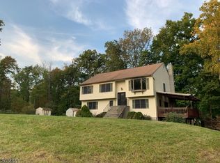 7 Mulberry Ln, Newton, NJ 07860