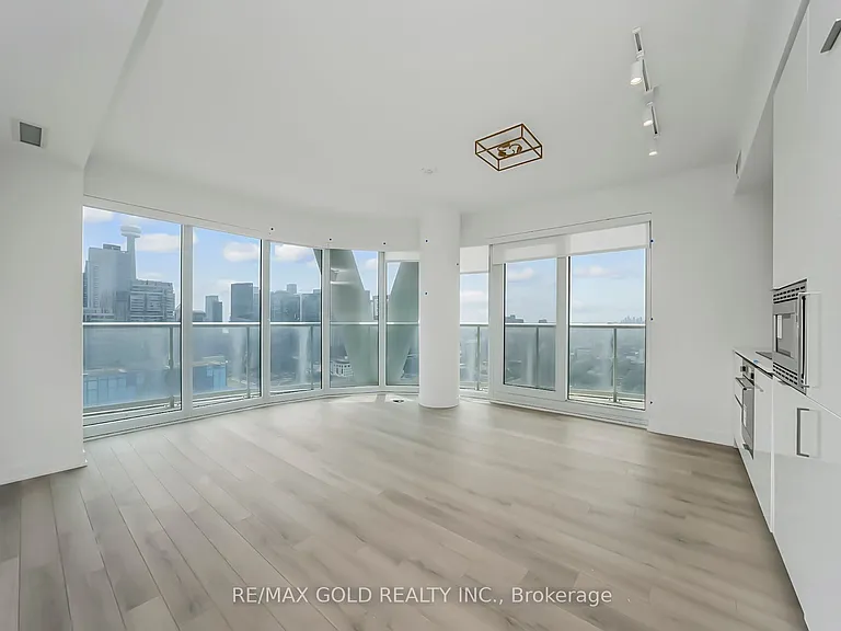 230 Simcoe St #2818 — Photo 17