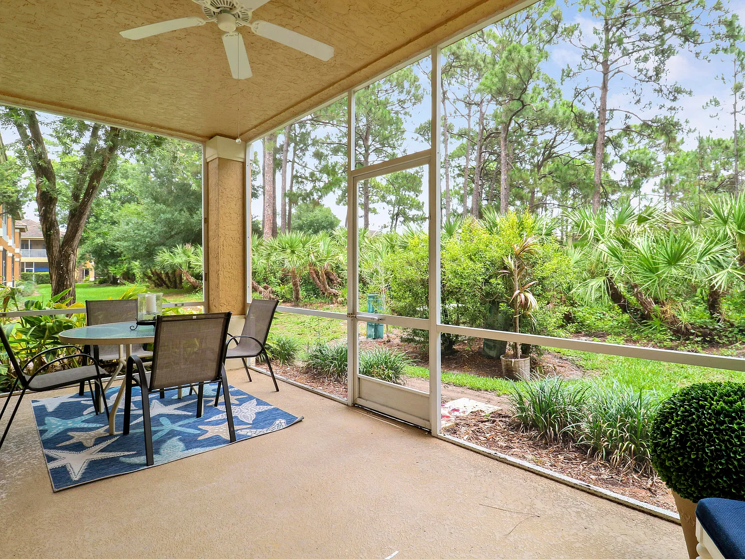 1 bed, 1.5 bath, 900 sqft, $2,000 — Photo 1