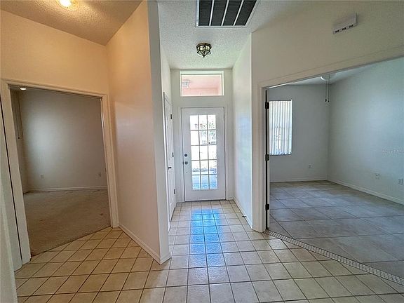 3rd image of 29 Enclave Dr