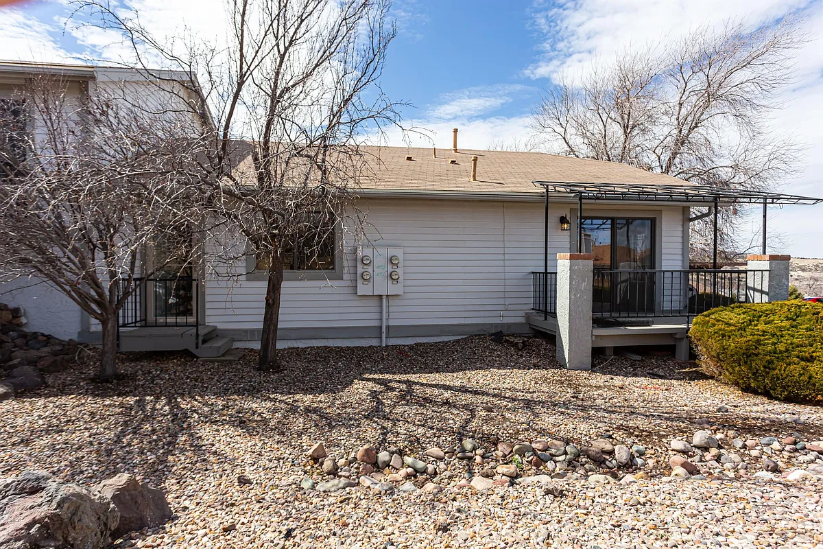 Building Photo - 3099 Peaks View Ln #4D