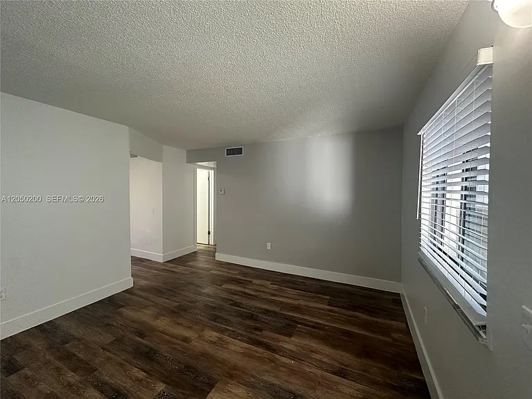 529 SW 4th St #301 — Photo 15