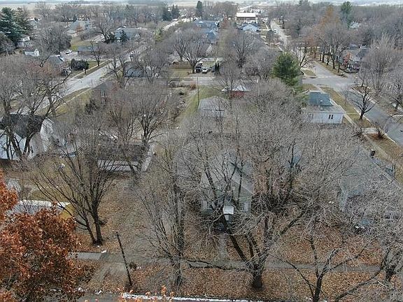 5th image of 114 3rd St SW