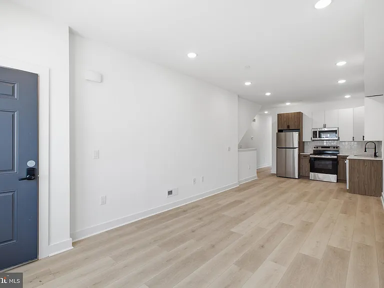 2237 N 16th St #1 — Photo 3