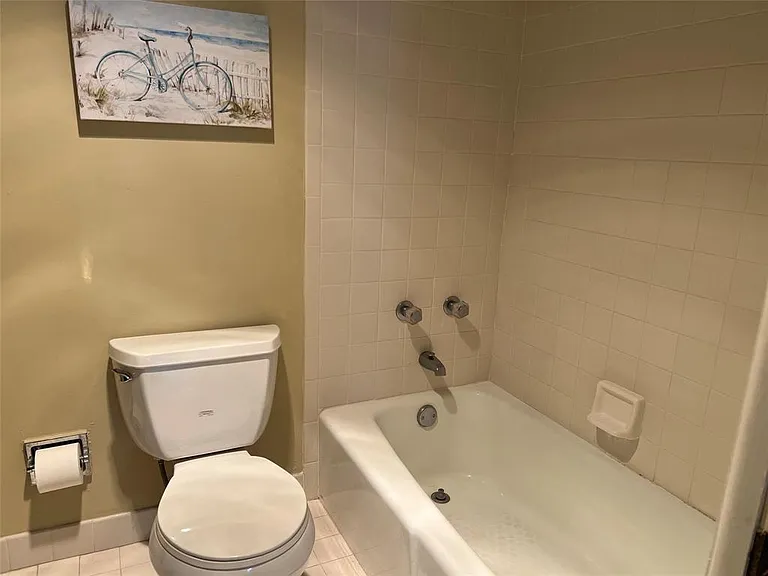 445 SE 21st Ave #201 — Photo 21