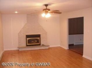 36 Walden Dr, Mountain Top, PA 18707