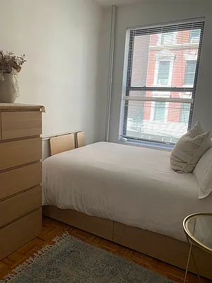 Rented by M.Grossman R.E. Management | media 6