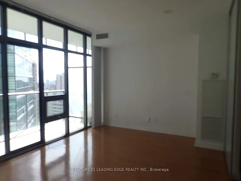 33 Charles St E #1912 — Photo 5