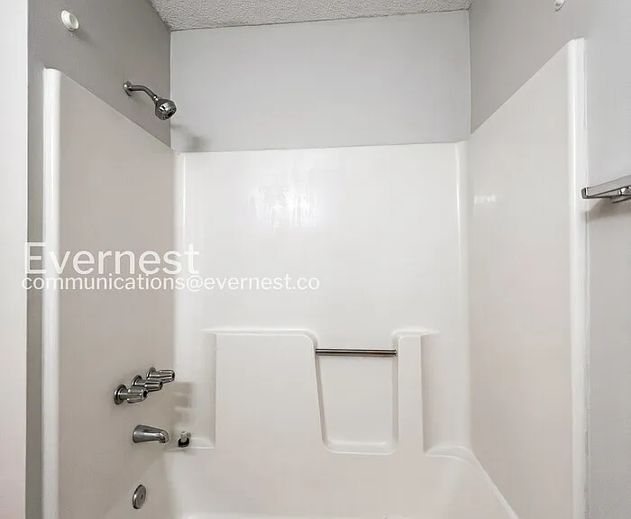 5565 Chapel Hill Dr — Photo 10