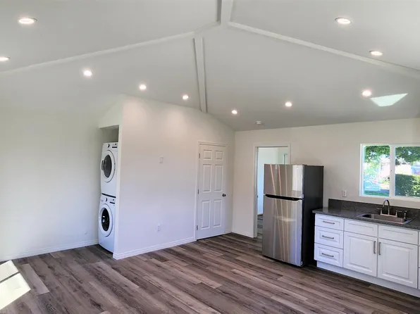 10948 Bartee Ave, Mission Hills, CA 91345