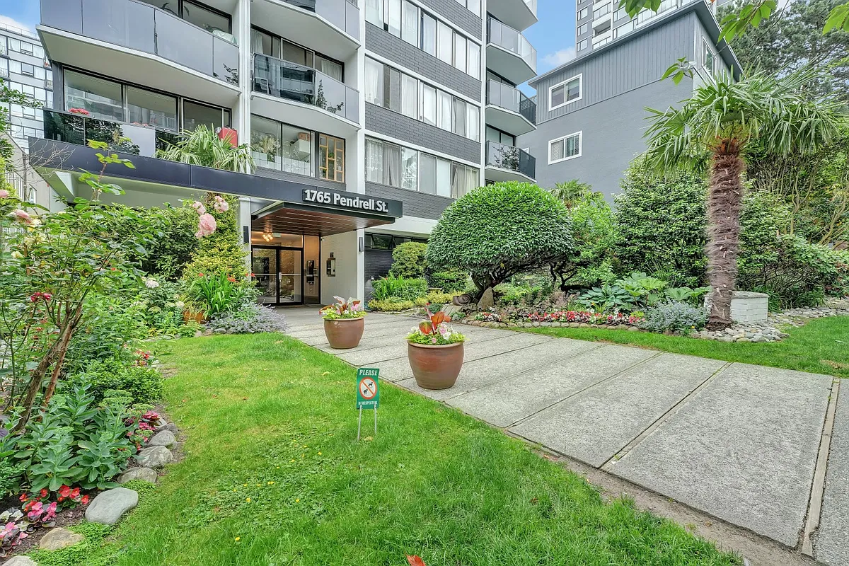 Building Photo - 1765 Pendrell St #301
