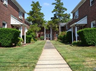 725 Broad Ave APT 8A, Ridgefield, NJ 07657