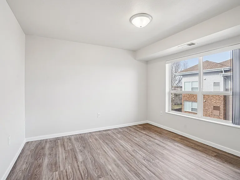 Sarazin Flats II — Photo 12