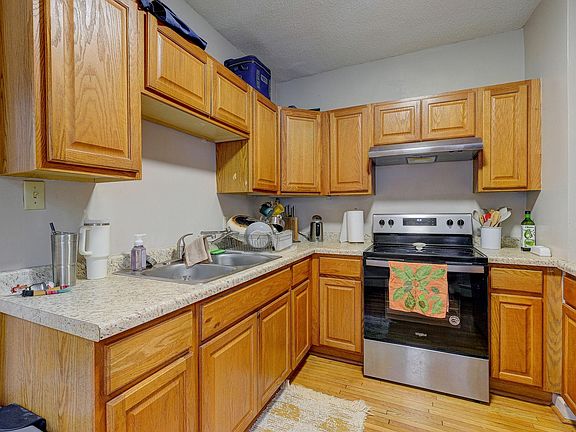 5th image of 832 W Dayton Ave