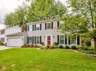 1439 Foxhill Rd, Naperville, IL 60563