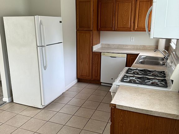 3rd image of 1371 Wendell Ave