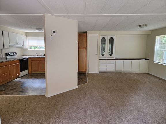 3rd image of 8015 NE Bayberry Ln