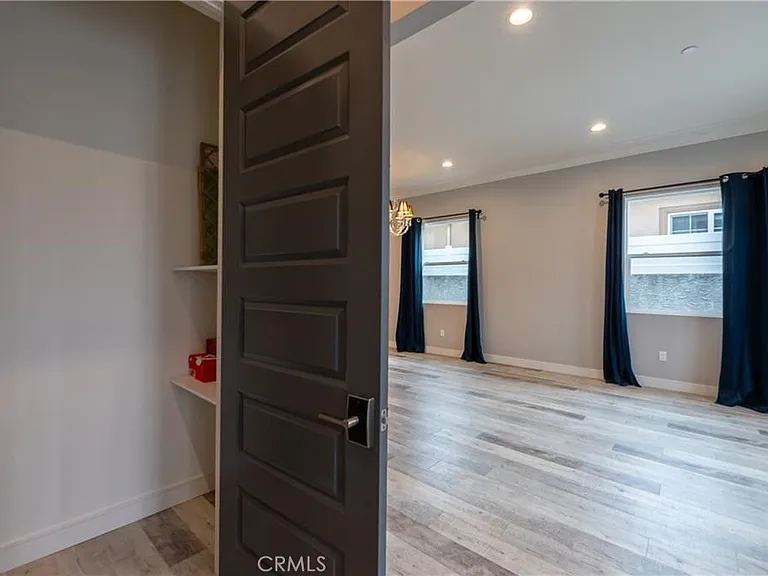 6940 Peach Ave — Photo 5
