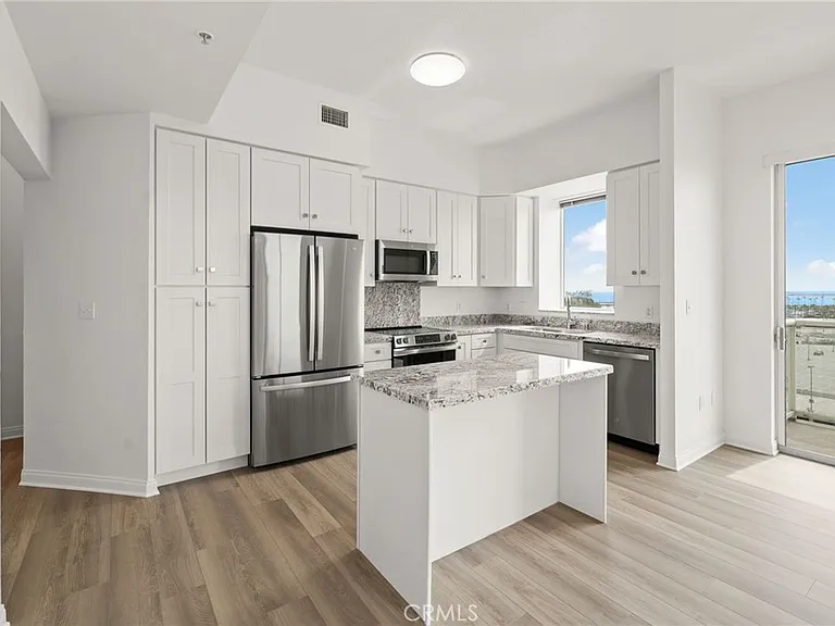 488 E Ocean Blvd #717 — Photo 3