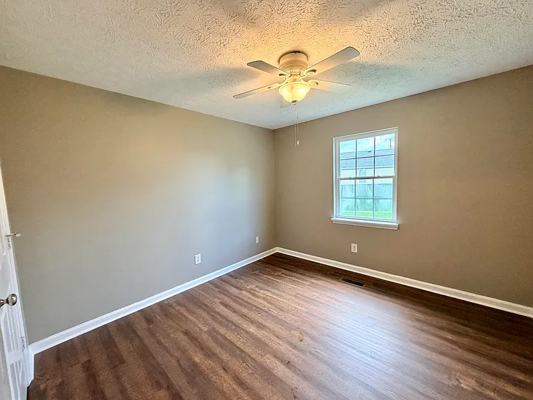 922 L C Ave — Photo 9