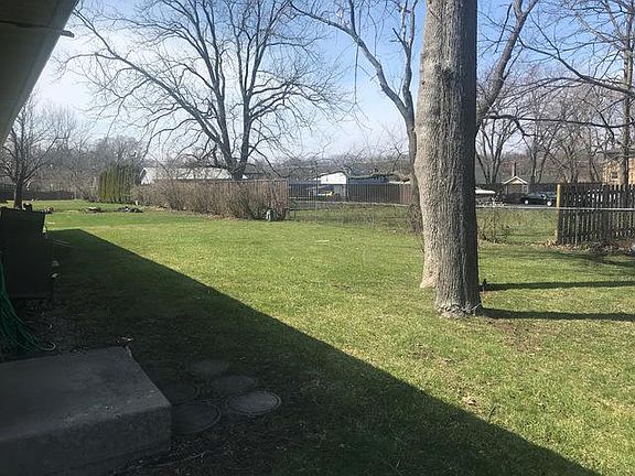3rd image of 44 Burnett Ave