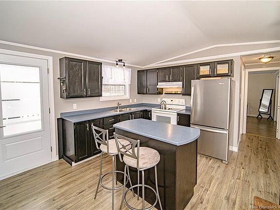 2nd image of 1378 Post Rd