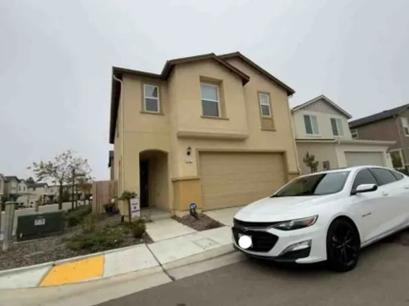 6337 E Riesling Dr, Fresno, CA 93727