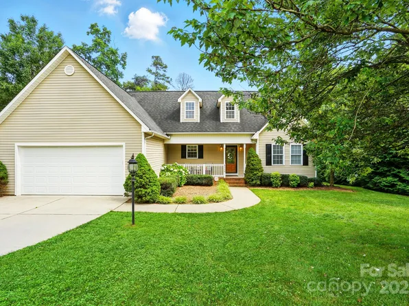 6530 Fly A Way Dr, Denver, NC 28037