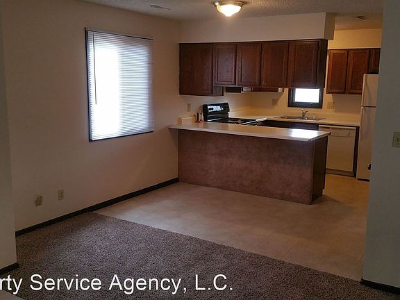 4th image of 1019 N Dakota Ave