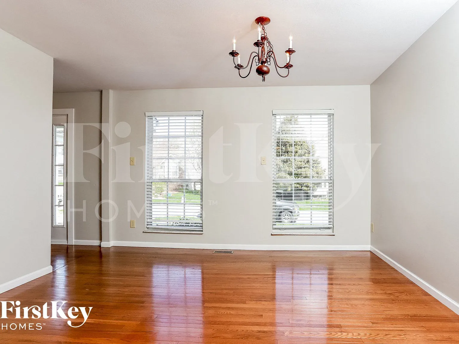 4 bed, 2.5 bath, 2800 sqft, $2,580 — Photo 4