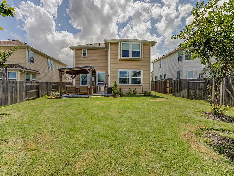 224 Stein Rd — Photo 45