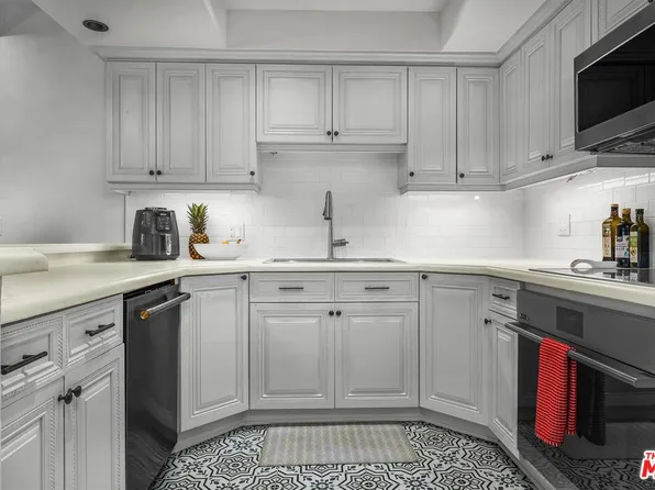 321 S San Vicente Blvd APT 407, Los Angeles, CA 90048