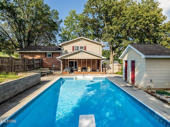 2nd image of 7521 Popen Dr