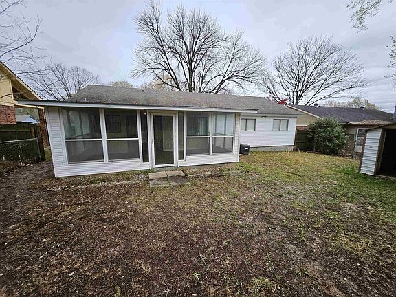 2nd image of 3769 Saint Elmo Ave