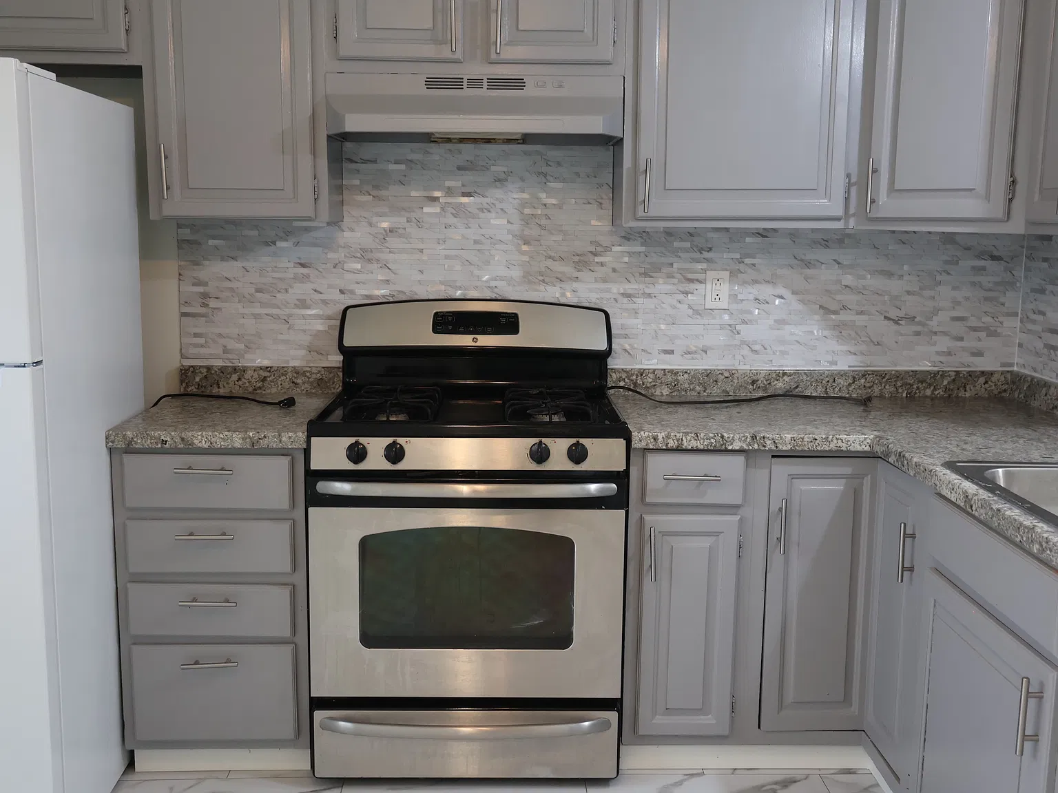 3 bed, 1280 sqft, $2,900 — Photo 4