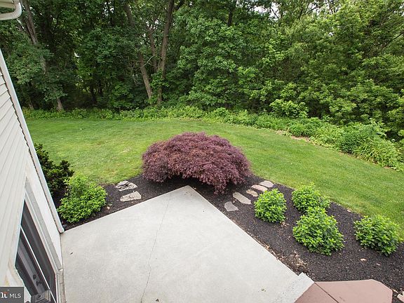 5th image of 75 Piper Dr