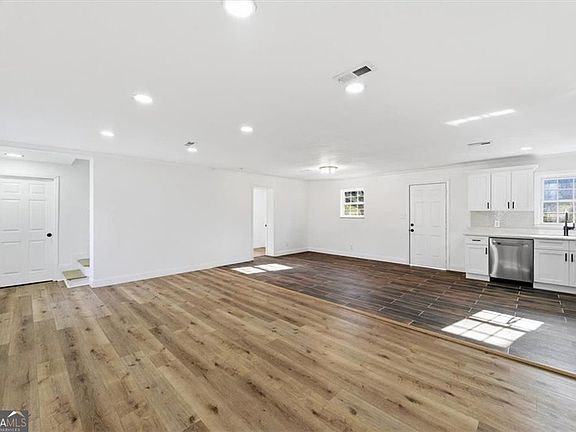 5th image of 130 Malone Dr NW