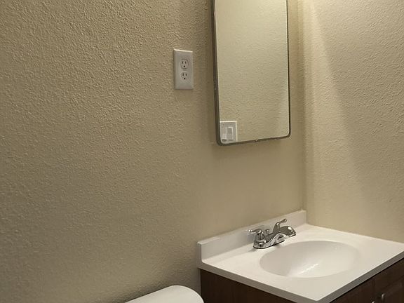 5th image of 2554 N Maroa Ave APT D