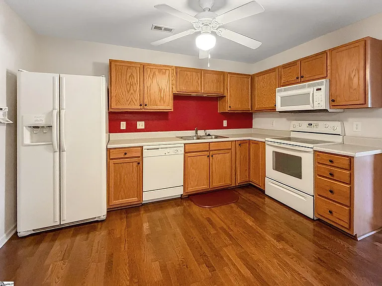 531 Glenlea Ln — Photo 6