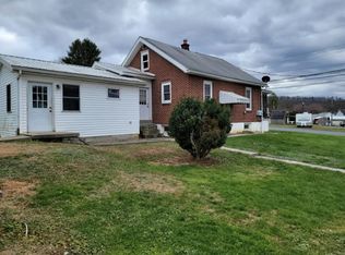 109 4th St, Burnham, PA 17009