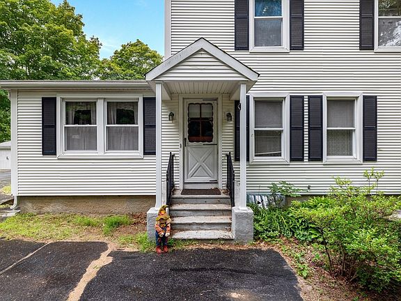 3rd image of 676 Paine Rd