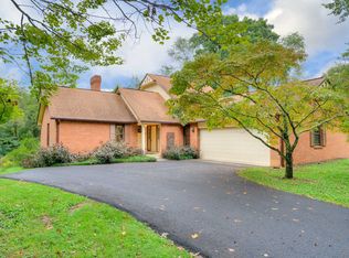 7361 Dent Dr, Radford, VA 24141