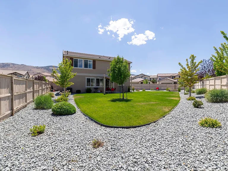 10687 Walton Park Dr — Photo 2