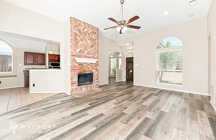 3 bed, 2.0 bath, 1873 sqft, $2,245 — Photo 3